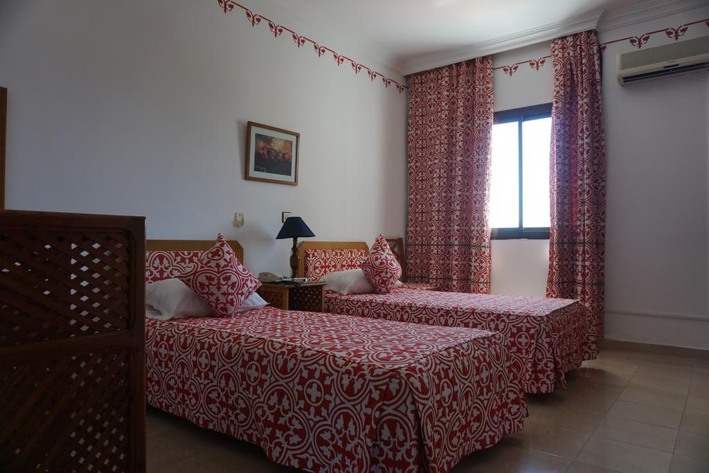 Hotel Zelis Асіла Екстер'єр фото
